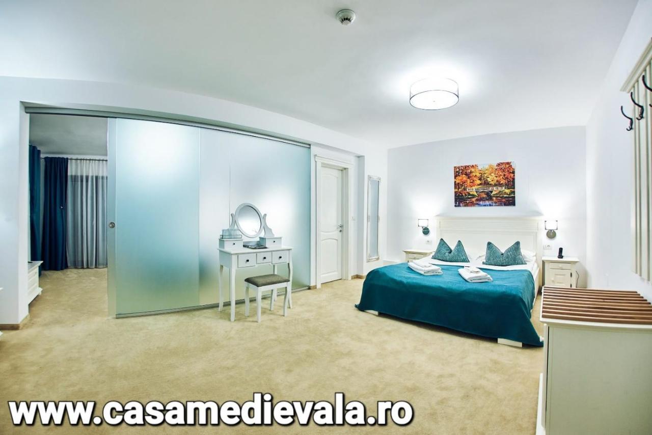 Boutique Hotel Casa Medievala Curtea de Argeş Buitenkant foto