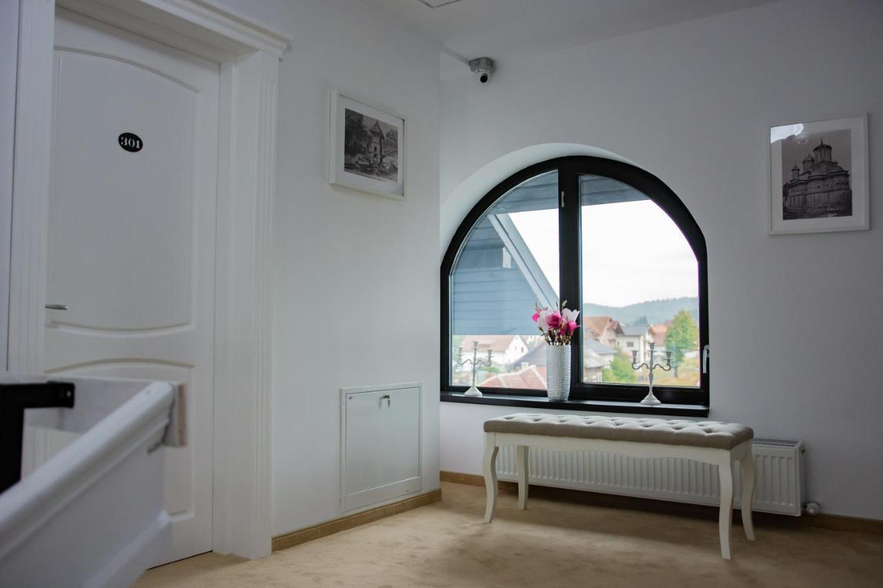 Boutique Hotel Casa Medievala Curtea de Argeş Buitenkant foto